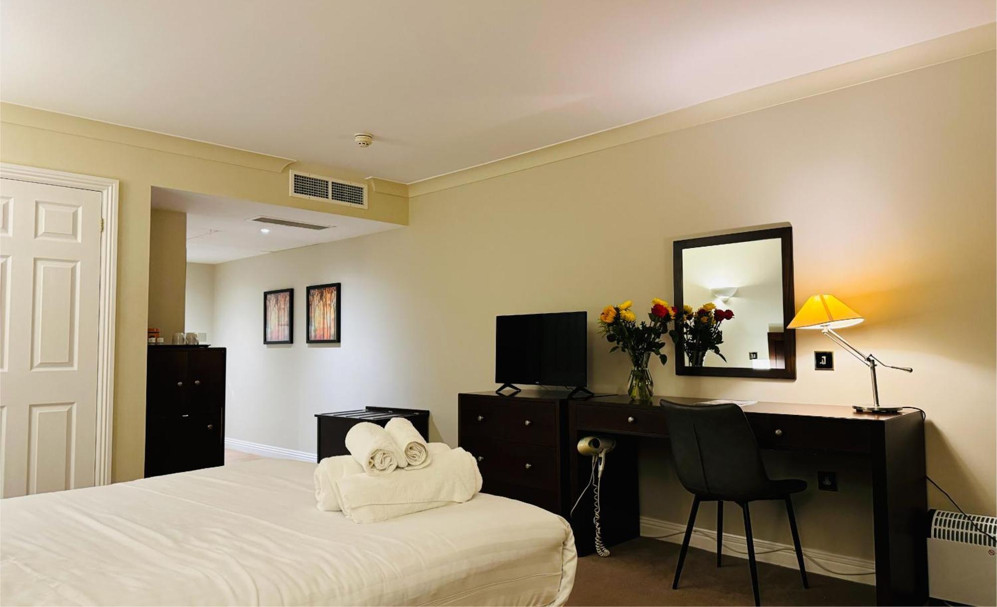 Hustyns Hotel Уэйдбридж Экстерьер фото
