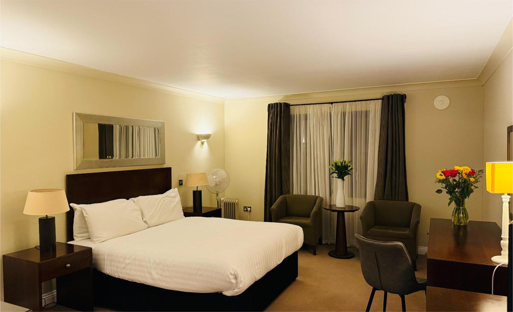 Hustyns Hotel Уэйдбридж Экстерьер фото